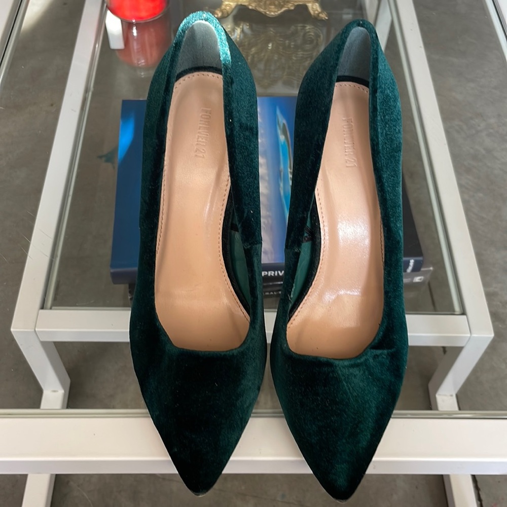 Forever 21 woman’s heels
